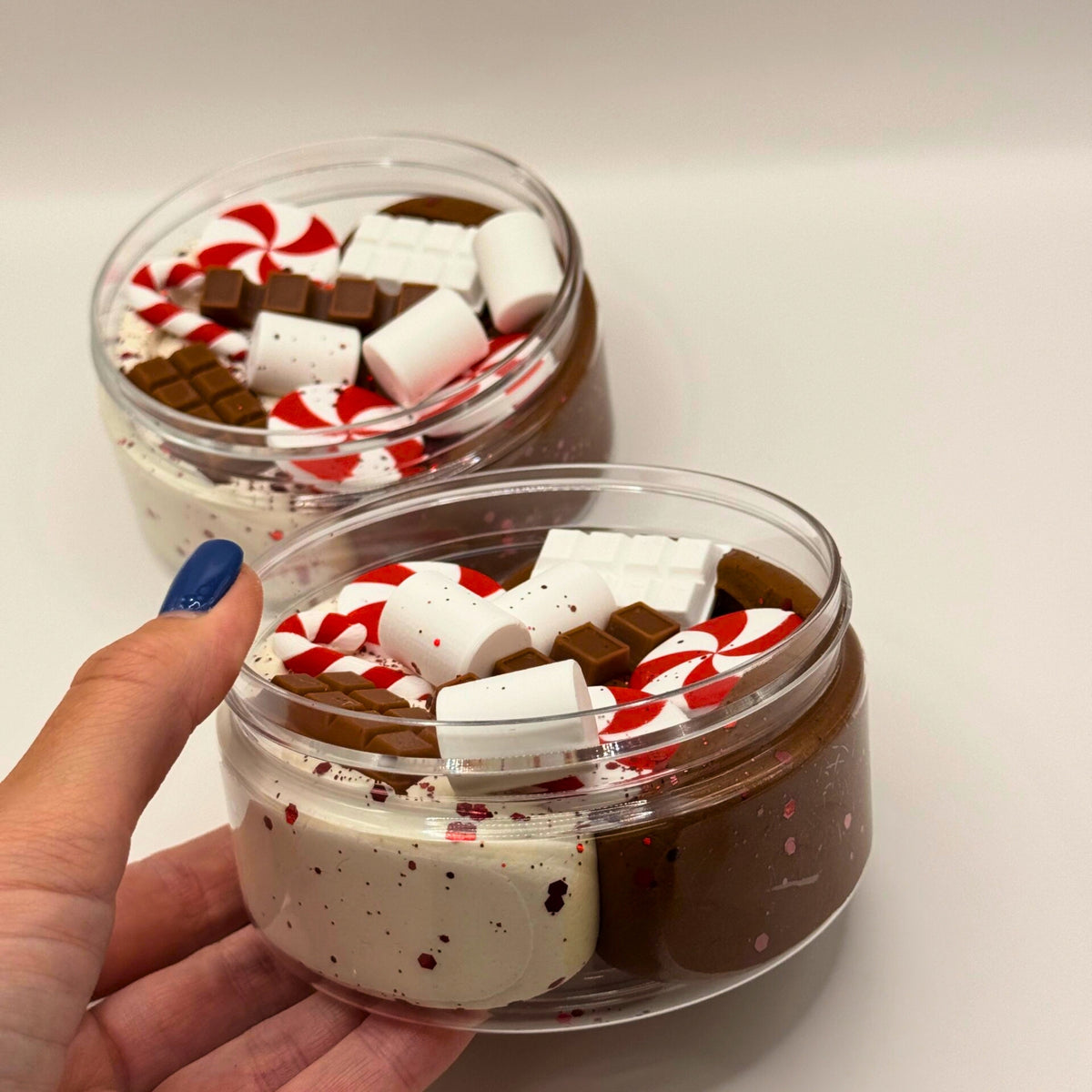 Smyslová modelína pro děti s čokoládou, candy hůlkou a marshmallow