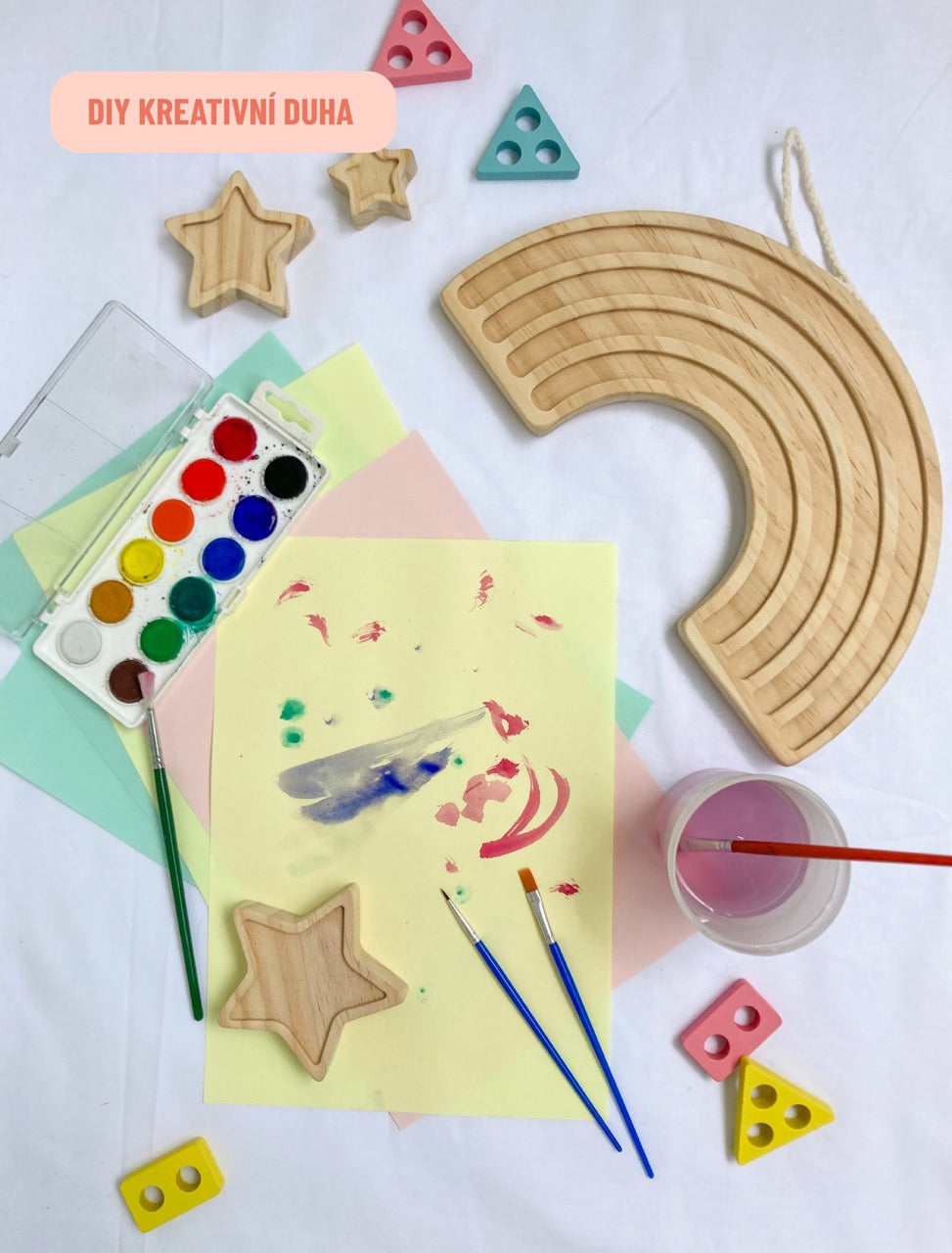 Montessori hračka – dřevěná duha pro malování a sensory play