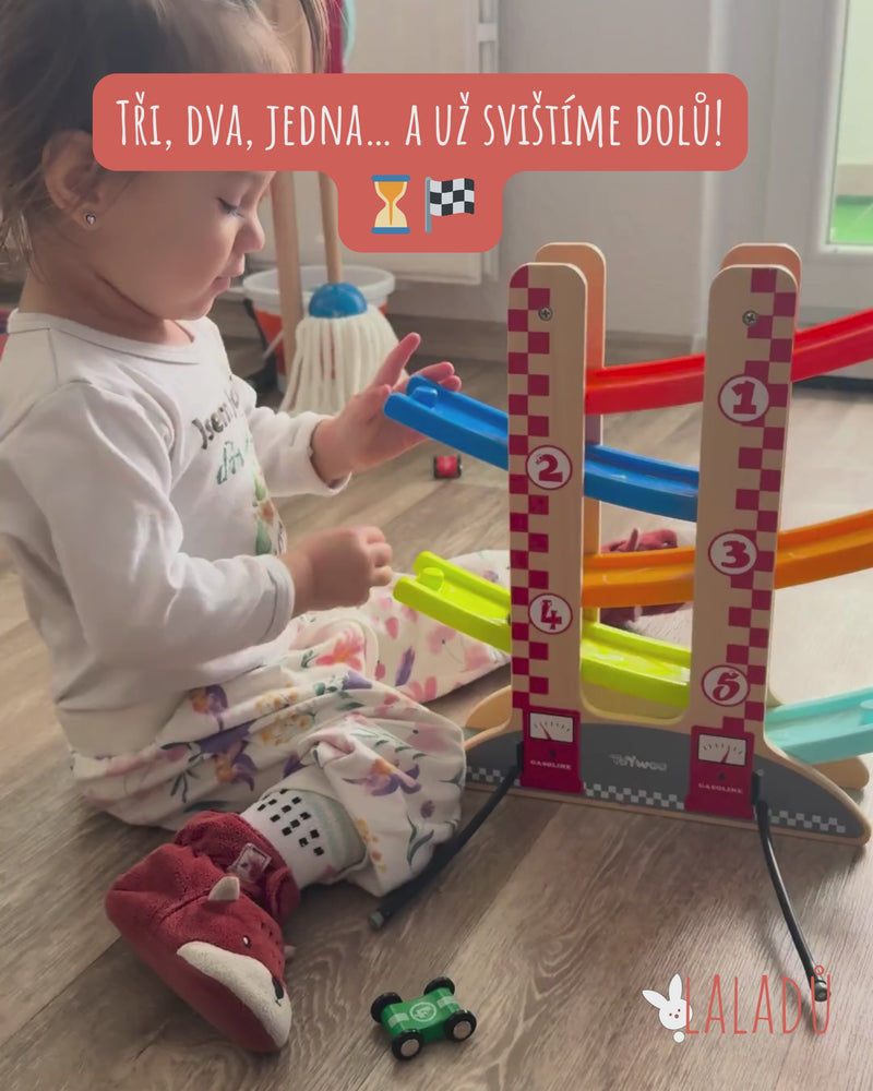 dřevěná dráha pro autíčka pro batolata