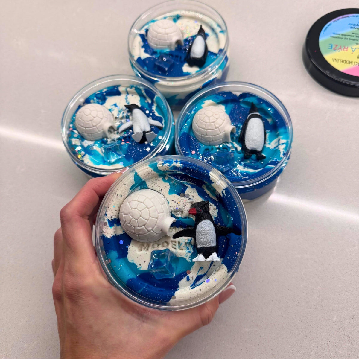 Bezpečná modelína pro děti s iglu a zimou