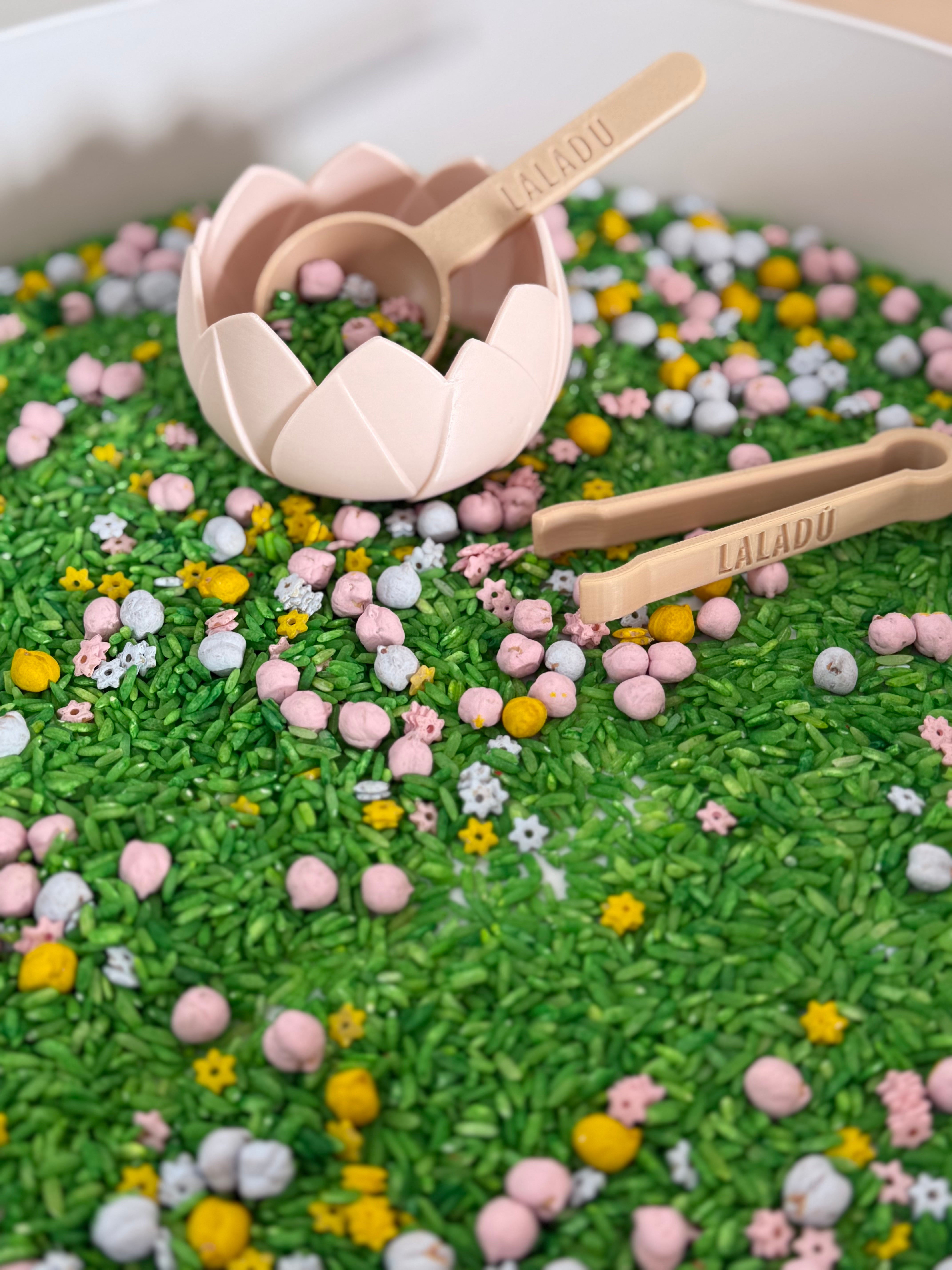 Smyslový mix Louka pro sensory play s dětskými nástroji LALADŮ