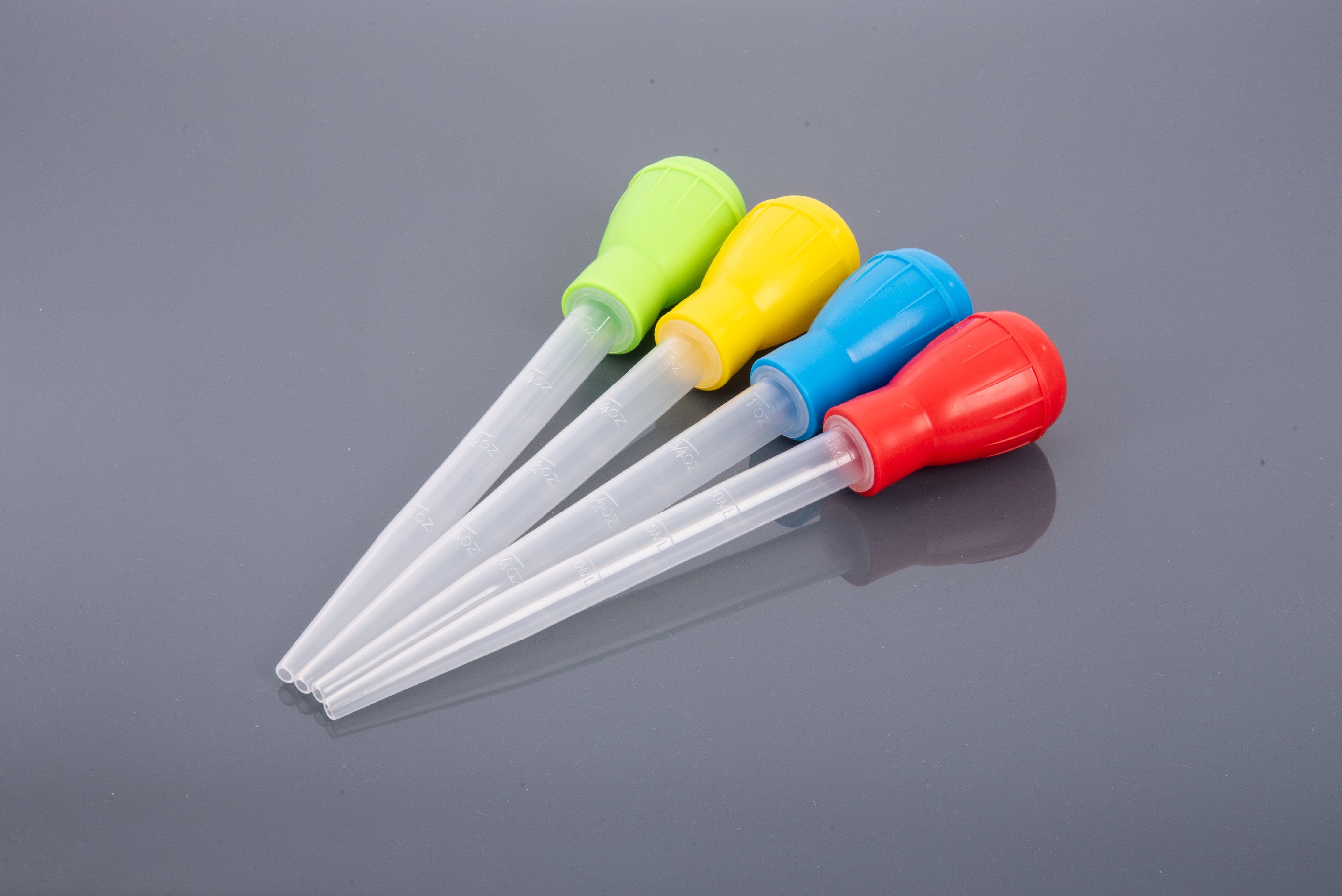 Sada čtyř barevných pipet TickiT pro děti